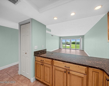1321 S Miramar Avenue - Photo Thumbnail 12