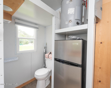 208 Teal Drive - Photo Thumbnail 7