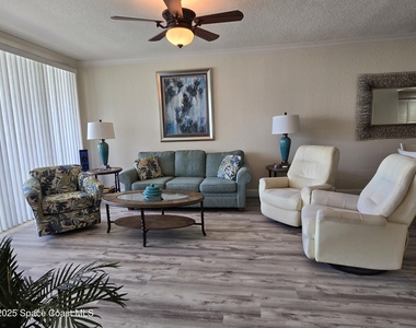 806 Mystic Drive - Photo Thumbnail 12