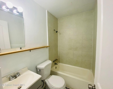 1341 W Point Drive W - Photo Thumbnail 13