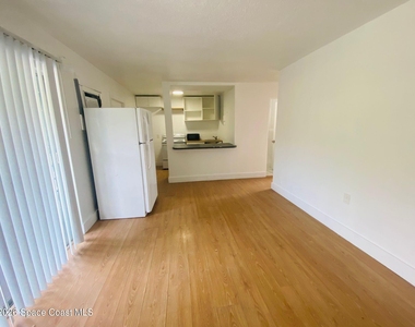 1341 W Point Drive W - Photo Thumbnail 2