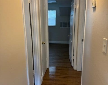 230 Robbins Avenue N - Photo Thumbnail 8