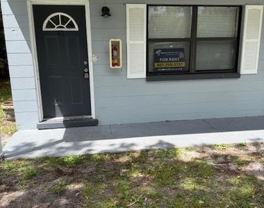 230 Robbins Avenue N - Photo Thumbnail 1