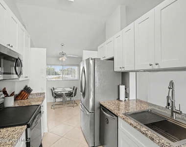 306 Beach Park Lane - Photo Thumbnail 8