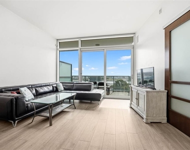 111 N 12th Street - Photo Thumbnail 12