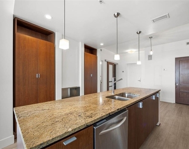 111 N 12th Street - Photo Thumbnail 18