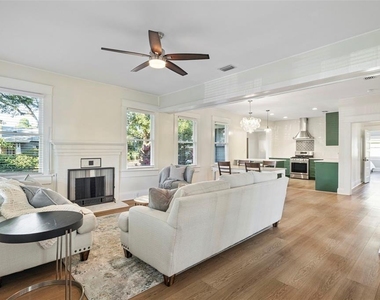 5709 N Suwanee Avenue - Photo Thumbnail 2