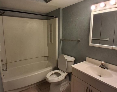7508 Stillridge Drive - Photo Thumbnail 10