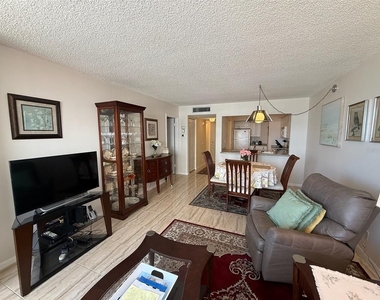 6279 Sun Boulevard - Photo Thumbnail 3