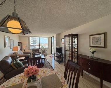 6279 Sun Boulevard - Photo Thumbnail 4