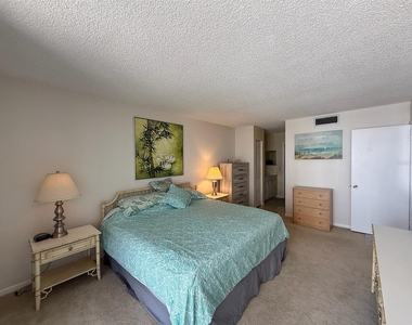 6279 Sun Boulevard - Photo Thumbnail 15