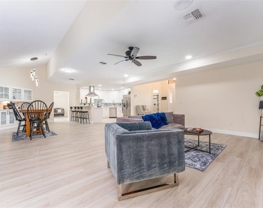 6151 Silver Oaks Drive - Photo Thumbnail 27