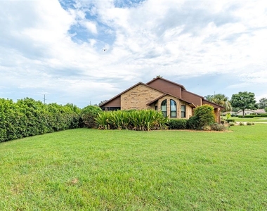 6151 Silver Oaks Drive - Photo Thumbnail 7