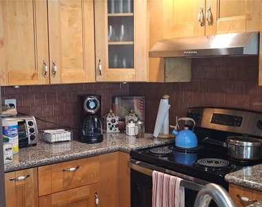 2525 W Bay Drive - Photo Thumbnail 8