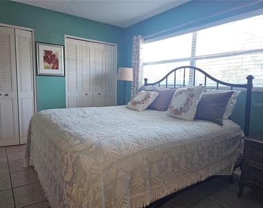 2525 W Bay Drive - Photo Thumbnail 2