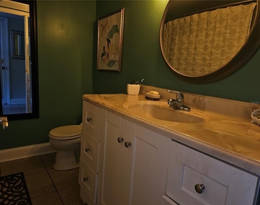 2525 W Bay Drive - Photo Thumbnail 4
