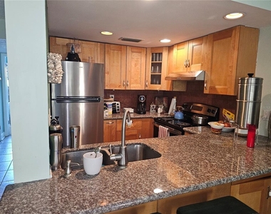 2525 W Bay Drive - Photo Thumbnail 11