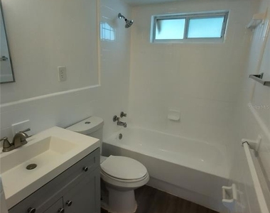 1388 Robin Hood Lane - Photo Thumbnail 6