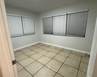 121 33rd Avenue E - Photo Thumbnail 10