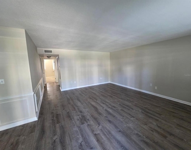 350 79th Avenue N - Photo Thumbnail 4