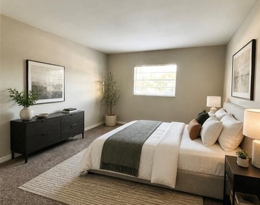 350 79th Avenue N - Photo Thumbnail 12