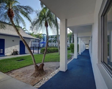 350 79th Avenue N - Photo Thumbnail 2