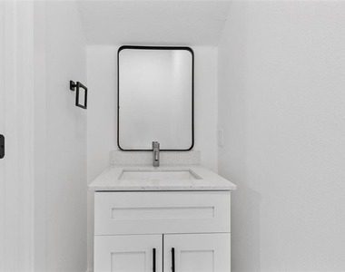 1070 E Church Street - Photo Thumbnail 5