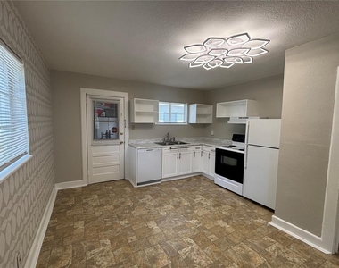 3211 W North A Street - Photo Thumbnail 8