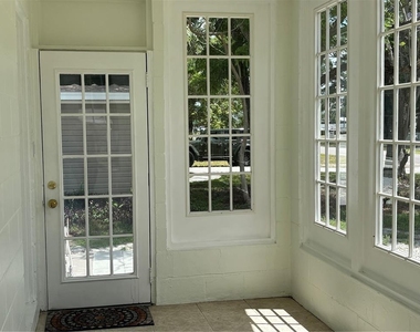 3211 W North A Street - Photo Thumbnail 4