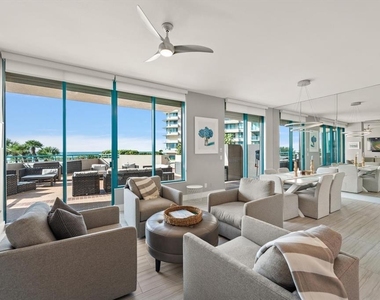 1560 Gulf Boulevard - Photo Thumbnail 3
