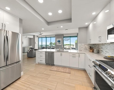 1560 Gulf Boulevard - Photo Thumbnail 6