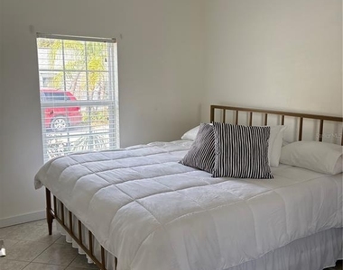 101 E Bay Drive - Photo Thumbnail 5