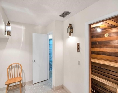 1750 Harbor Place S - Photo Thumbnail 31