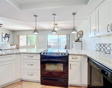 1750 Harbor Place S - Photo Thumbnail 13