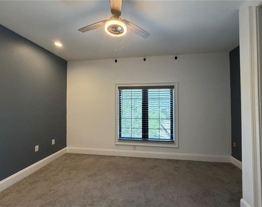 2208 Soho Bay Court - Photo Thumbnail 10