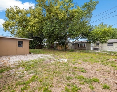 10803 Hyssop Street - Photo Thumbnail 28