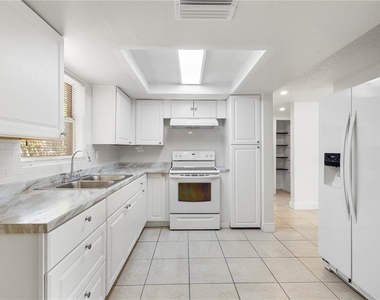 10803 Hyssop Street - Photo Thumbnail 10