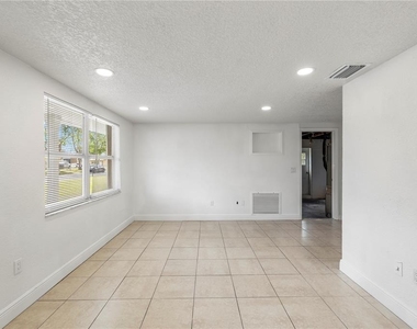 10803 Hyssop Street - Photo Thumbnail 5