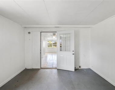 10803 Hyssop Street - Photo Thumbnail 13