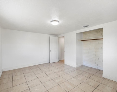 10803 Hyssop Street - Photo Thumbnail 26