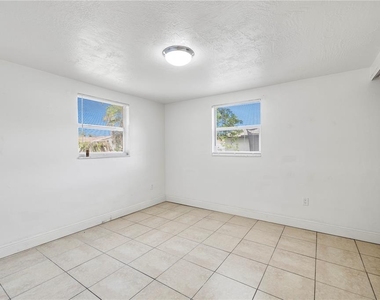 10803 Hyssop Street - Photo Thumbnail 22