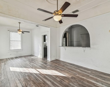 1913 W Lemon Street - Photo Thumbnail 7