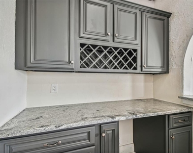 1913 W Lemon Street - Photo Thumbnail 25