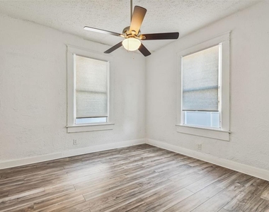 1913 W Lemon Street - Photo Thumbnail 13