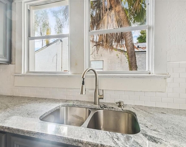 1913 W Lemon Street - Photo Thumbnail 43