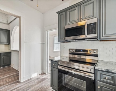 1913 W Lemon Street - Photo Thumbnail 5