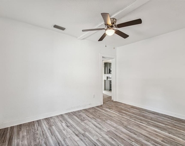 1913 W Lemon Street - Photo Thumbnail 47