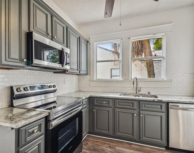1913 W Lemon Street - Photo Thumbnail 11