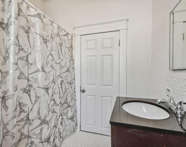 1913 W Lemon Street - Photo Thumbnail 24