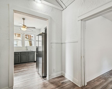 1913 W Lemon Street - Photo Thumbnail 6